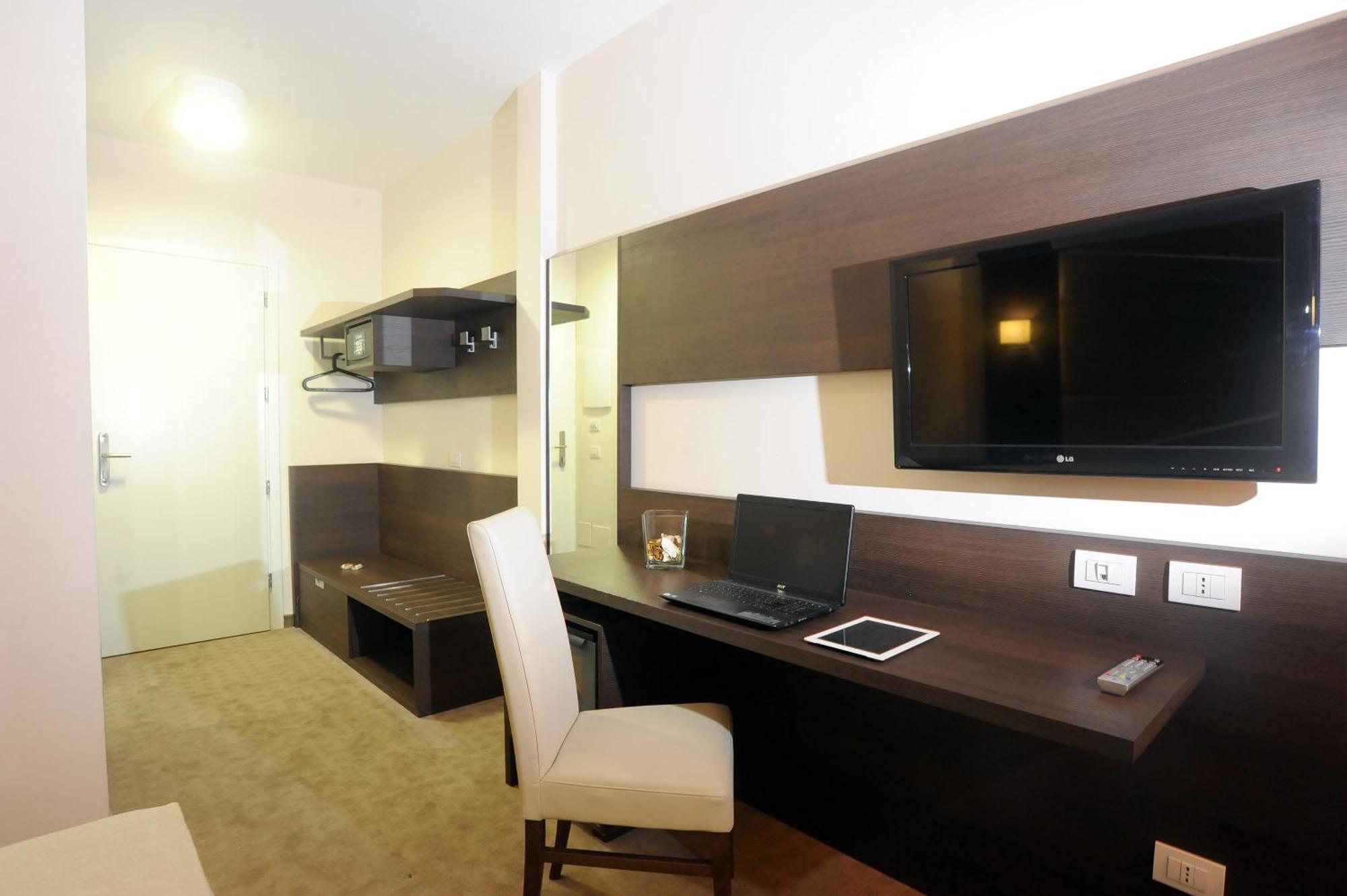 Hotel Palace Rome Fiano